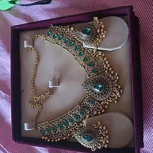 CLEARANCE 🥳🔊 Gold plated ethnic 3 piece necklace set